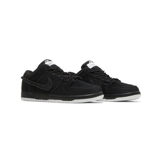 Nike SB Dunk Low x Gnarhunters 'Black' (2022)