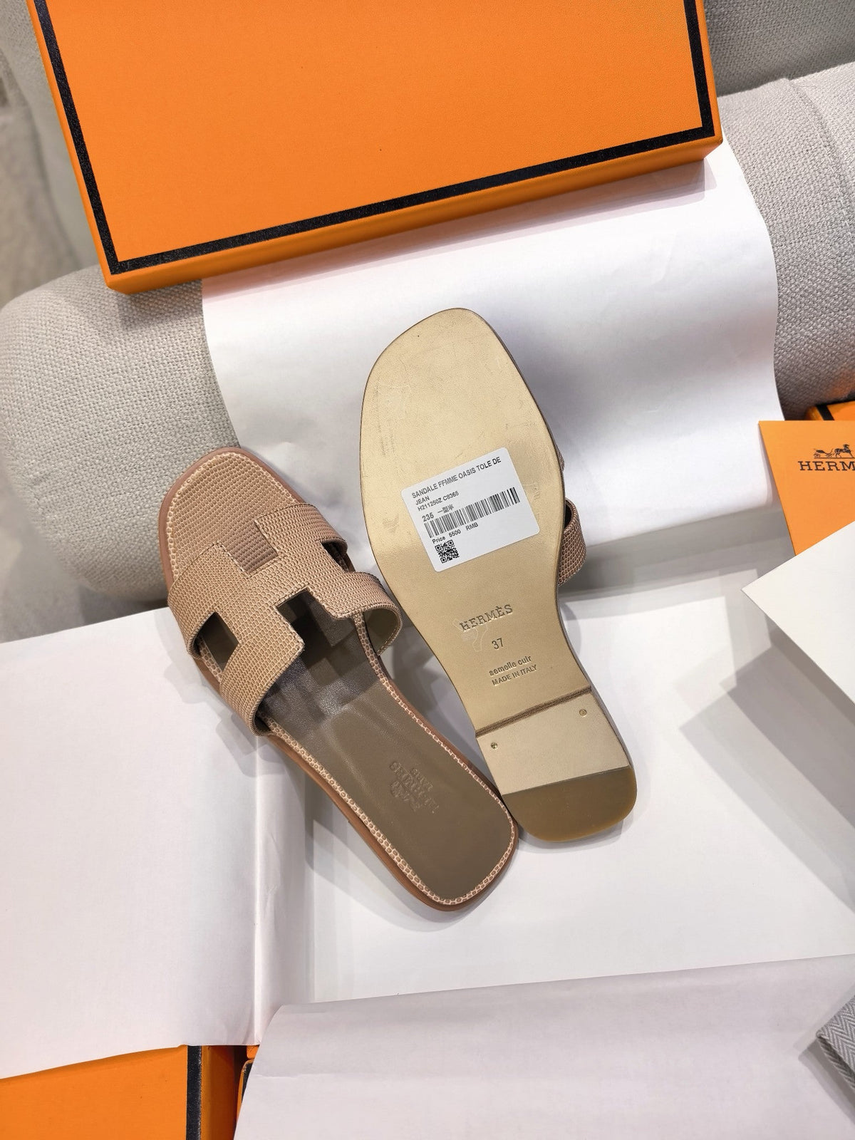 HM 26s Oran Sandal Light Brown Epsom 708456