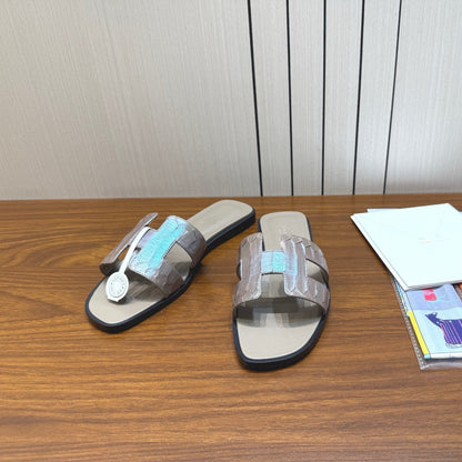 HM Sandal Silver Gray in Snakeskin 788518