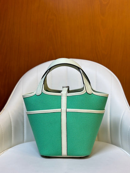 HM Picotin Lock 18CM Pocket Handbag Mint Green Ivory Swift Canvas