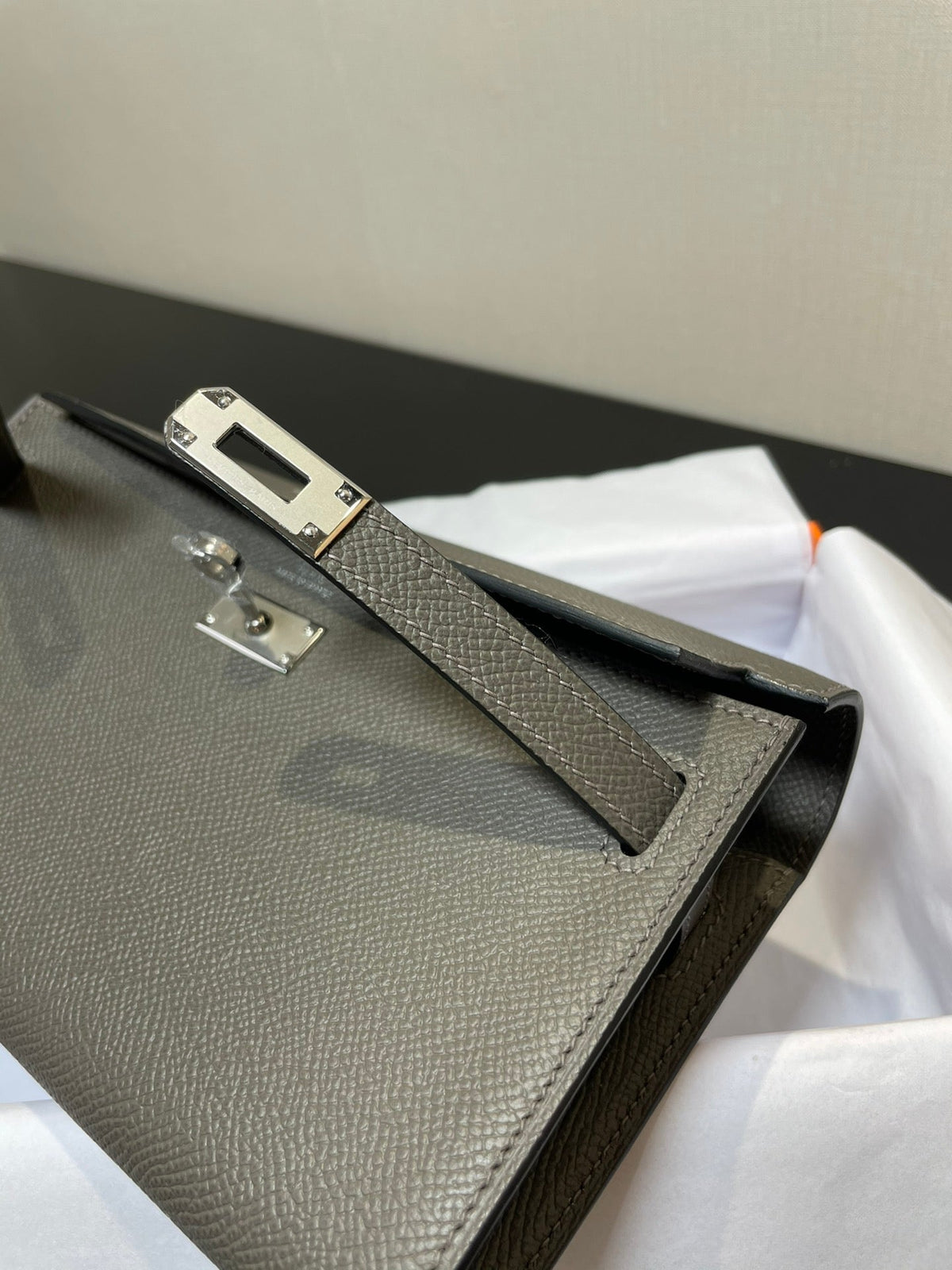 kelly to go wallet 20.5 etain epsom silver hardware