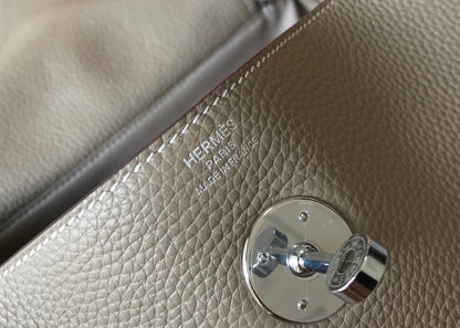HM LINDY 30 BAG KHAKI TAURILLON CLEMENCE LEATHER