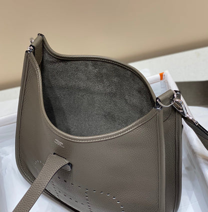 Evelyne 29cm Dark Brown Togo Shw