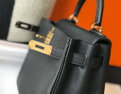 HM KELLY 28CM BLACK TOGO GOLD HARDWARE