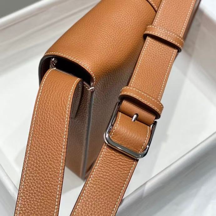 HM Steve Light Junior Messenger Bag Tan Togo Calfskin