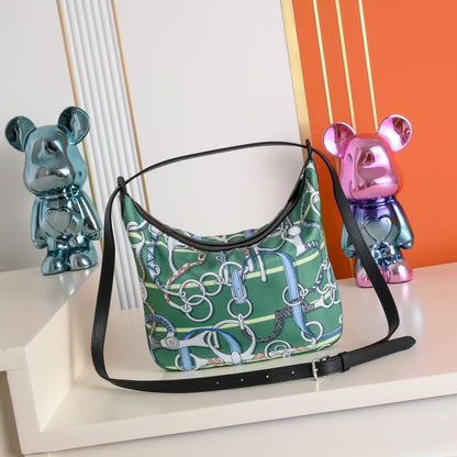 HM Sursoie To Go Pouch 22.5CM Green Swift Canvas