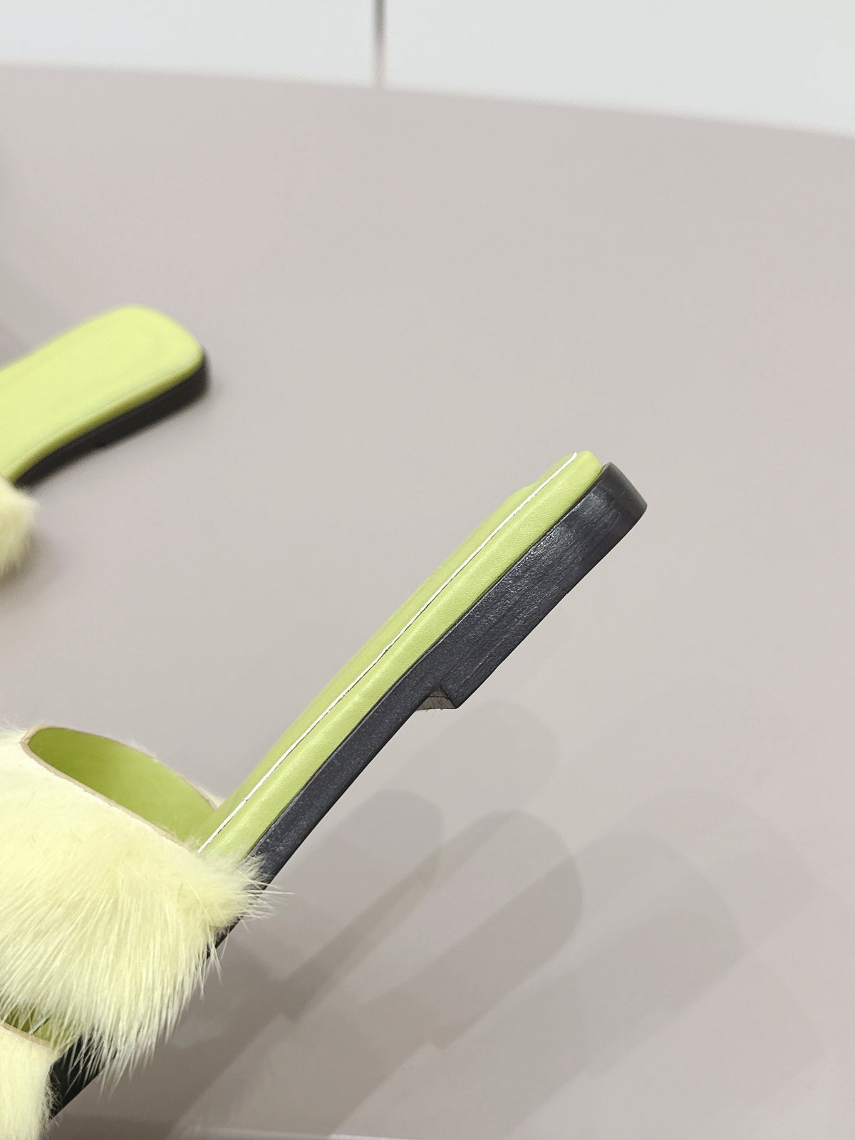 HM 25 Oran Lime Green Fur Leather 348090
