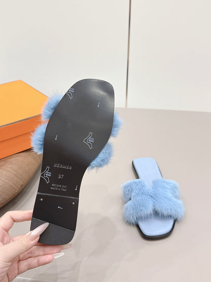 HM 25 Oran Light Blue Fur Leather 738413