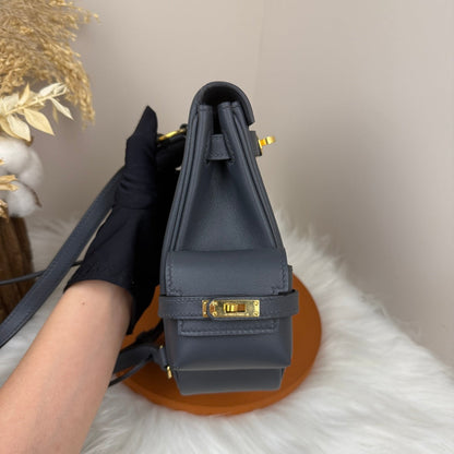 HM Kelly Jump Backpack Black Cowhide Gold Hardware 270044