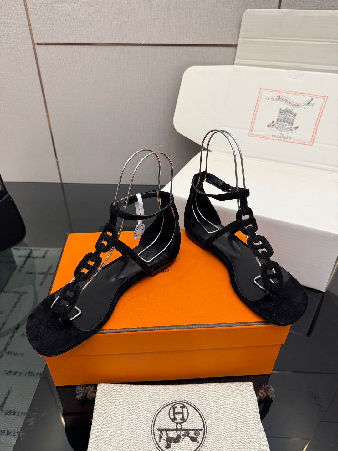 HM Milos Sandal Black Rose Suede 829165