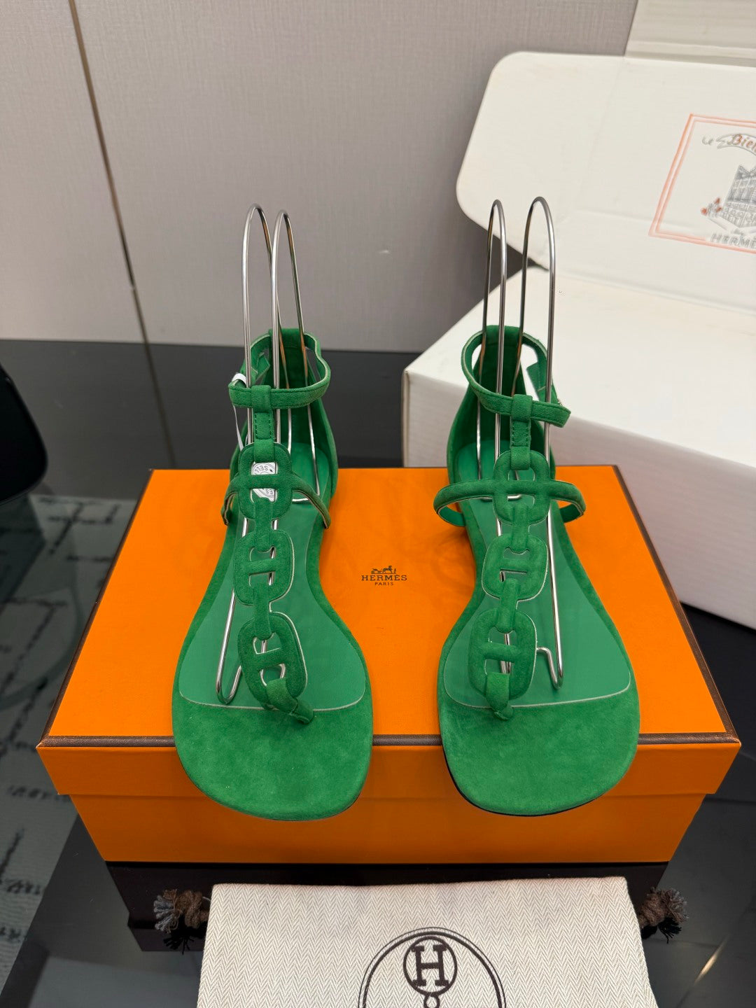 HM Milos Sandal Green Suede 829168