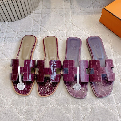 HM 26s Oran Sandal Burgundy Alligator Embossed Leather 724321