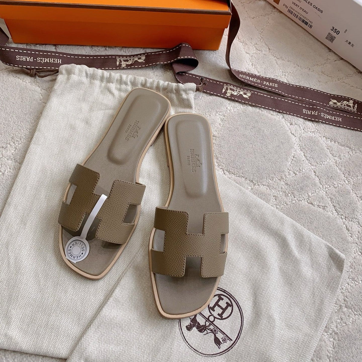 HM 26s Oran Sandal Light Taupe Espom Goatskin 724271