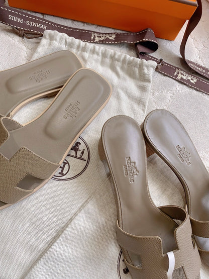 HM 26s Oran Sandal Light Taupe Espom Goatskin 724271