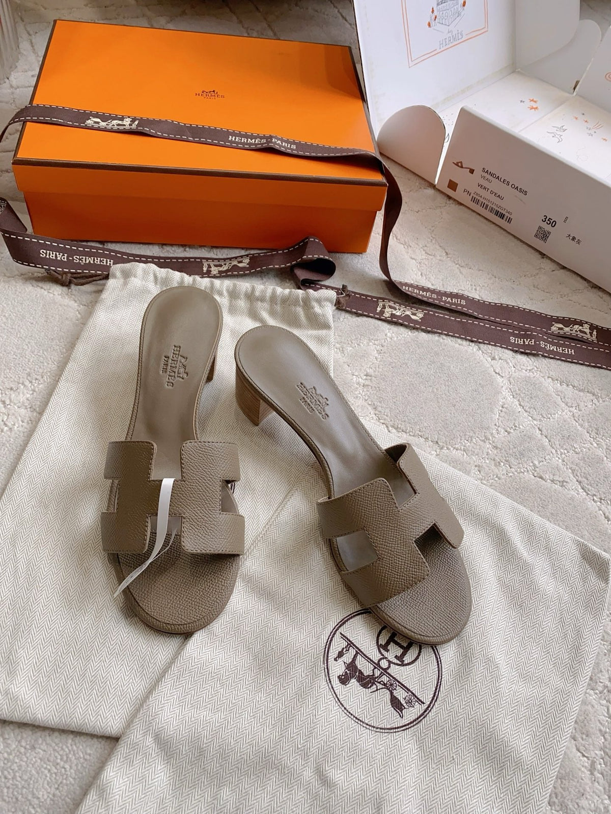 HM 26s Oran Sandal Light Taupe Espom Goatskin 724271