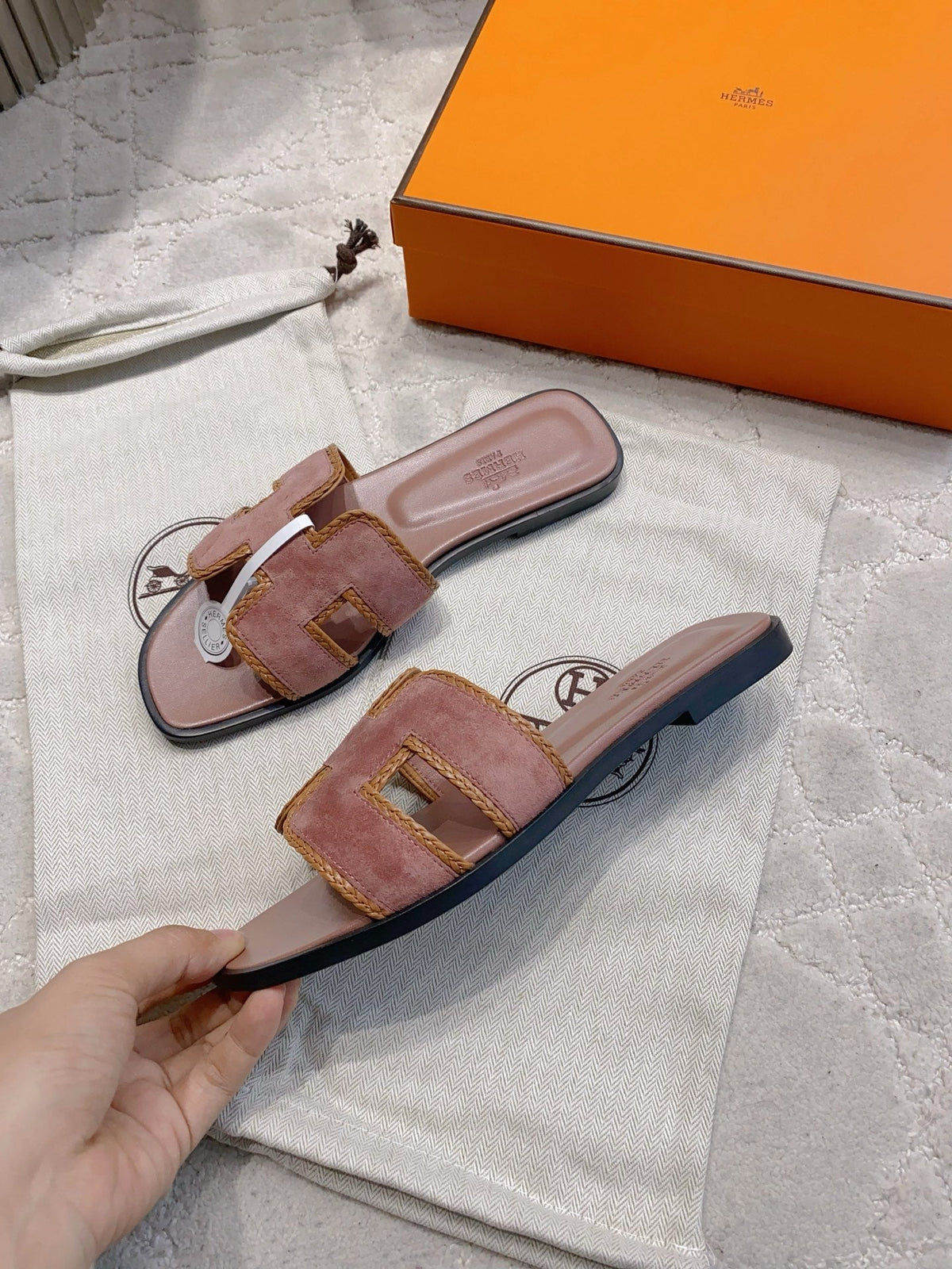 HM 26s Oran Sandal Dusty Rose Suede Goatskin 724348