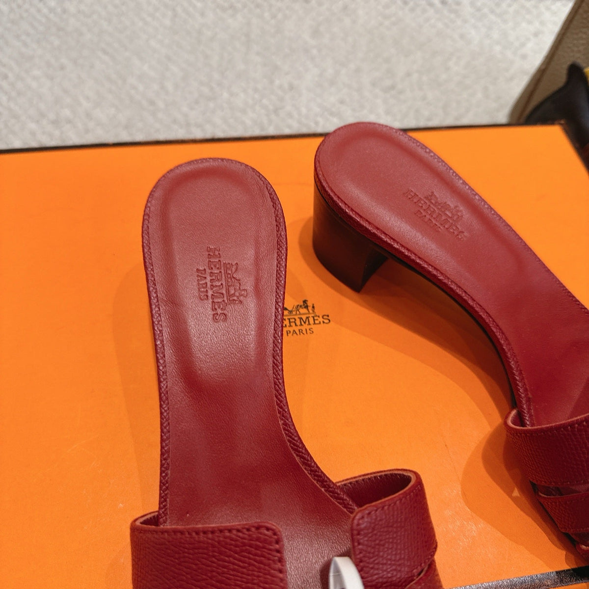 HM Kelly Buckle Sandals 5cm Burgundy Leather 805001
