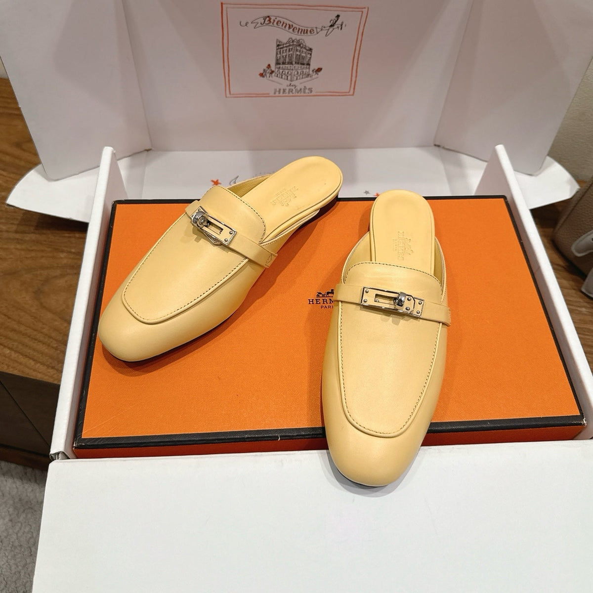 HM 26S Kelly Mule In Pale Yellow Calfskin Silver Hardware