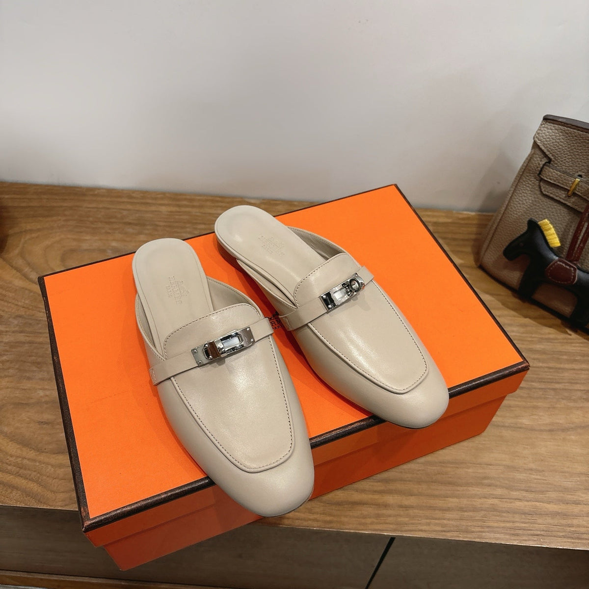 HM 26s Kelly Mule In Beige Calfskin Silver Hardware