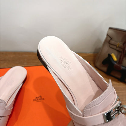 HM 26s Kelly Mule In Light Pink Crocodile-Embossed Calfskin Silver Hardware