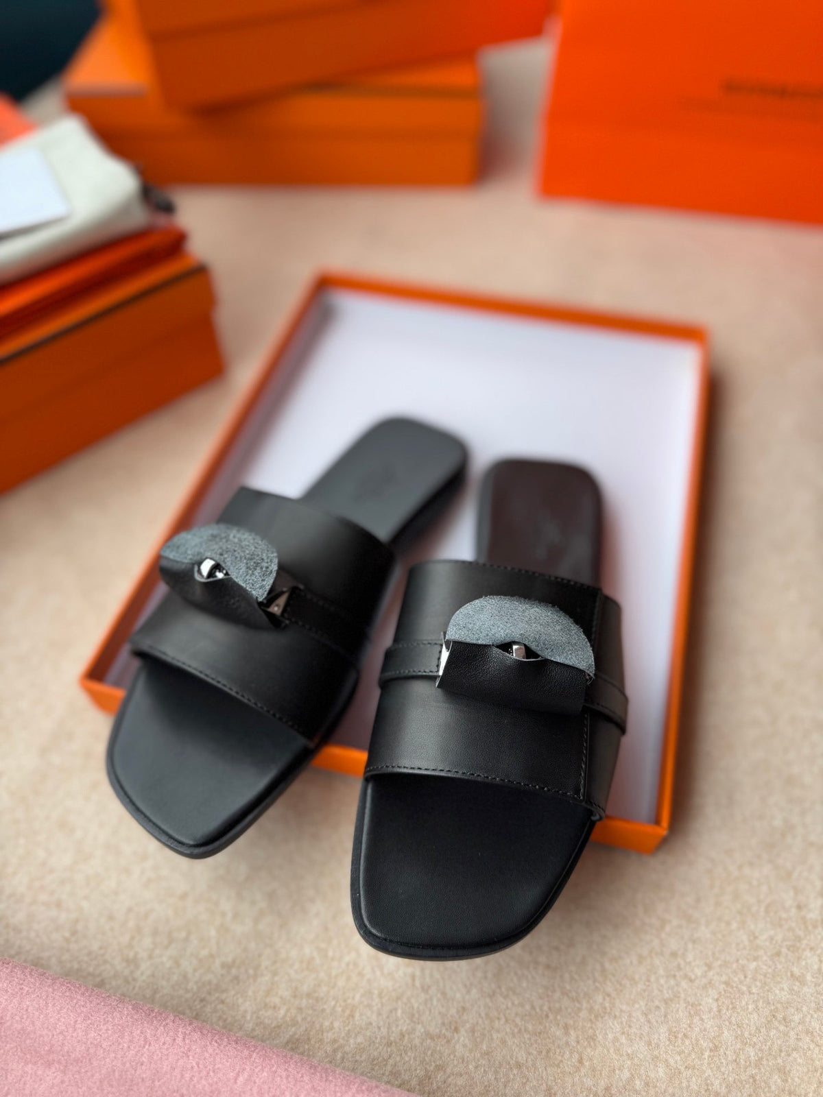 HM 0ran Sandals In Black Calfskin