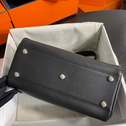 BOSTON NOUVEAU ON BOBY 29 SHOULDER BAG IN BLACK CALFSKIN