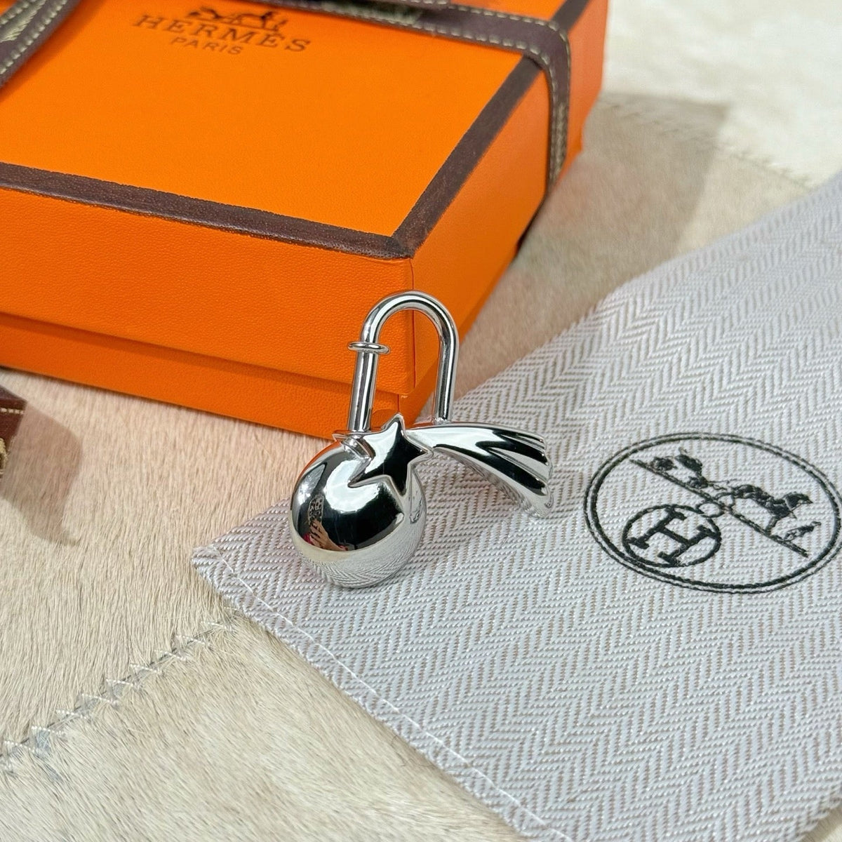 HM Shooting Star Head Charm