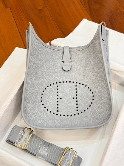 HM Evelyne 23cm Light Grey Togo Leather 281211