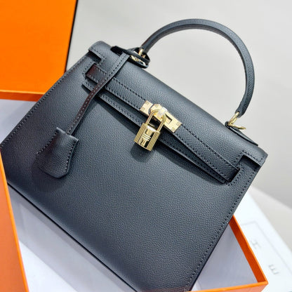 HM Kelly 25cm Black Epsom Leather Gold Hardware 001