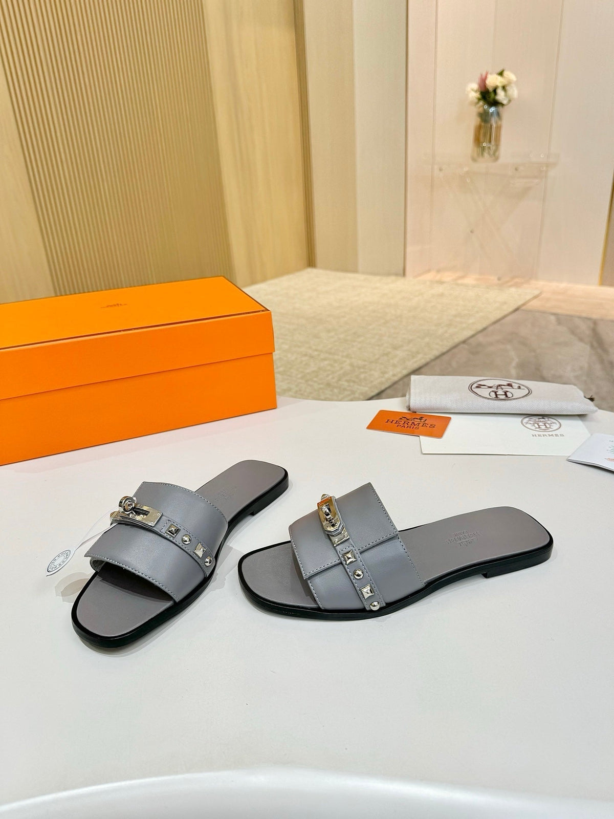 HM 26s Giulia Sandal In Grey Calfskin Silver Hardware