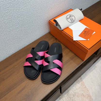 HM 26s Kazimir Sandal In Black Calfskin And Dark Pink Fabric