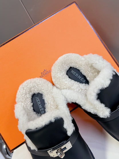 OZ Mule Black Calfskin White Shearling