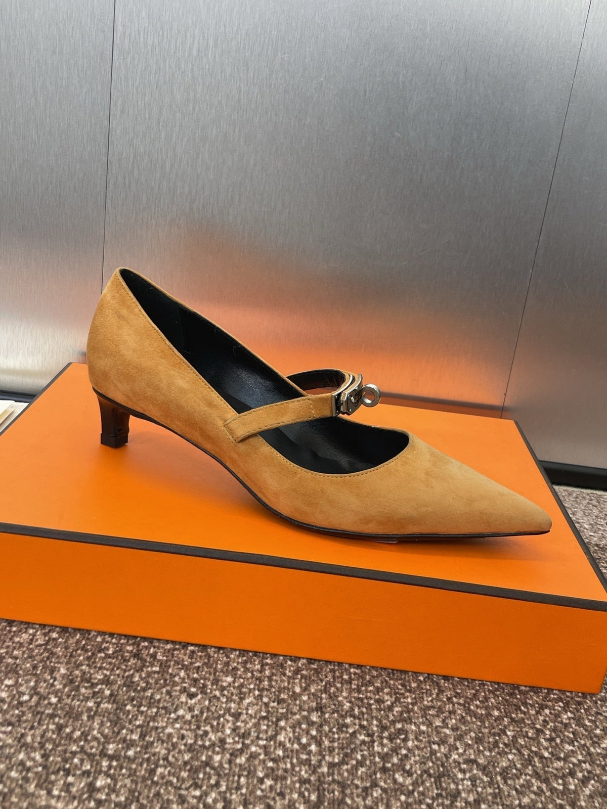 HM 25C Kiara 40 Pump Brown Suede 208276
