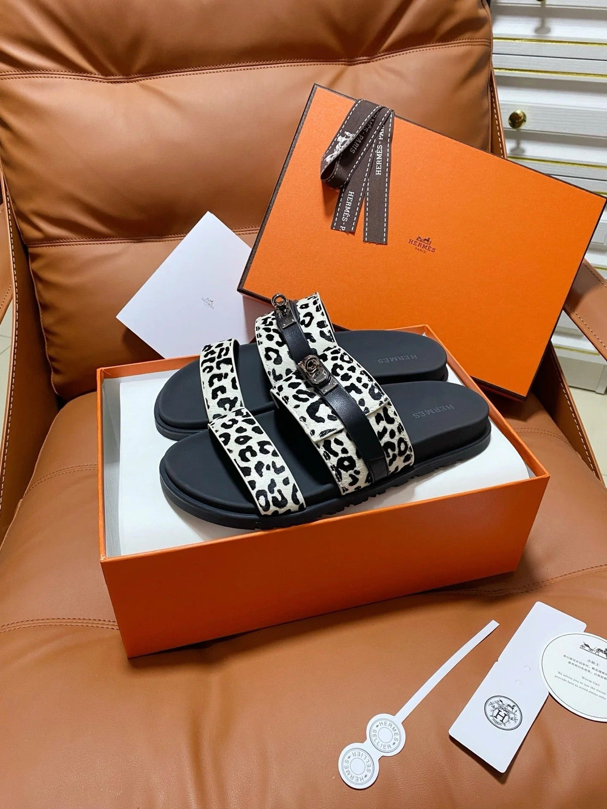 HM 2026 Velcro Sandals Black White Cowhide 663788
