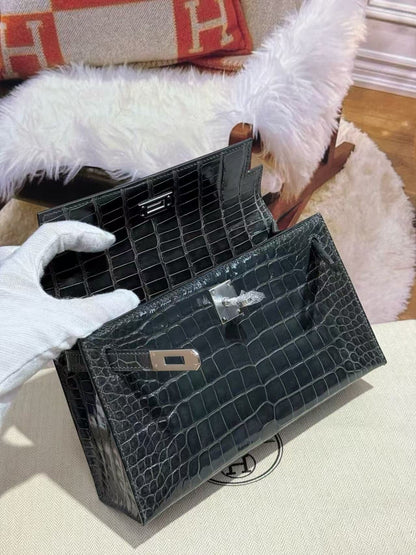 HM KELLY MINI 22 IN BLACK AMERICAN ALLIGATOR SILVER BUCKLE